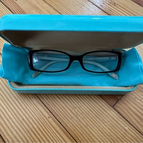Tiffany & Co Eyeglasses 🩷 - Picture 6 of 7